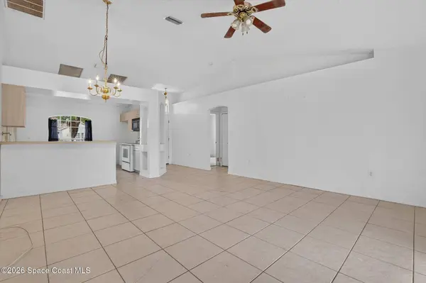 1091 Ray RD SE, Palm Bay, FL 32909