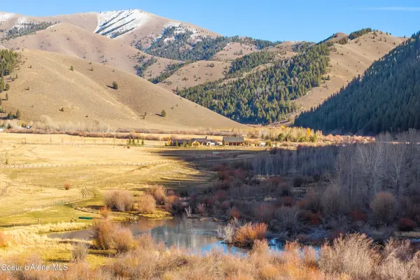 708 East Fork Rd, Hailey, ID 83333-5221