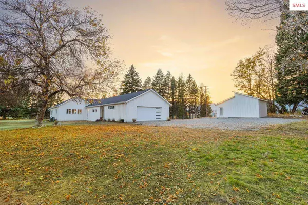 2685 Selle Rd, Sandpoint, ID 83864