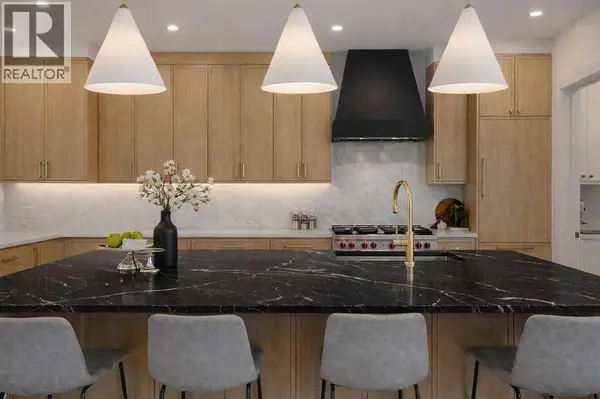 2207 Victoria Crescent NW, Calgary, AB T2M4E4