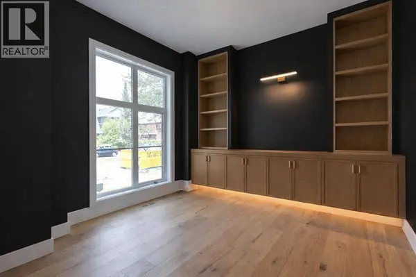 2207 Victoria Crescent NW, Calgary, AB T2M4E4