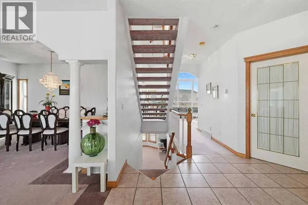 141 Coral Springs  NE, Calgary, AB T3J3M6