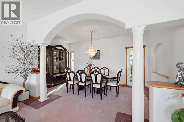 141 Coral Springs  NE, Calgary, AB T3J3M6