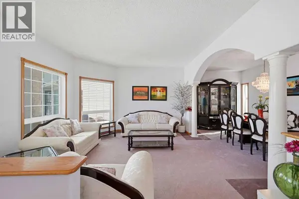 141 Coral Springs  NE, Calgary, AB T3J3M6