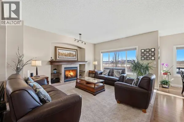 212 Springmere Road, Chestermere, AB T1X1R3