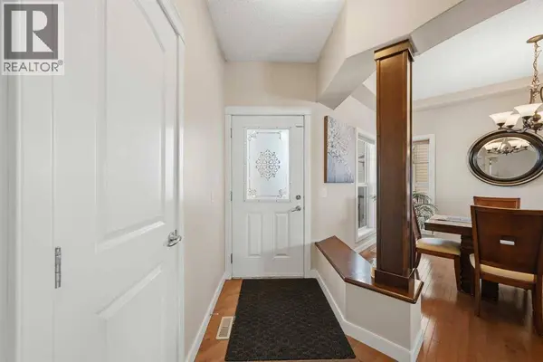 212 Springmere Road, Chestermere, AB T1X1R3