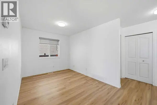 165 Saddlecrest Way NE, Calgary, AB T3J5N1