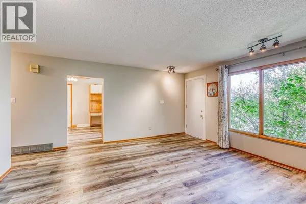 10619 Elbow Drive SW, Calgary, AB T2W1G3