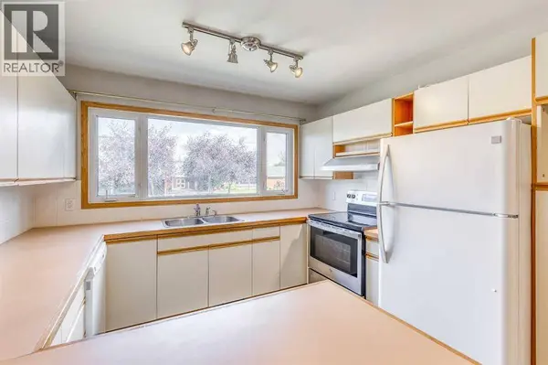 10619 Elbow Drive SW, Calgary, AB T2W1G3