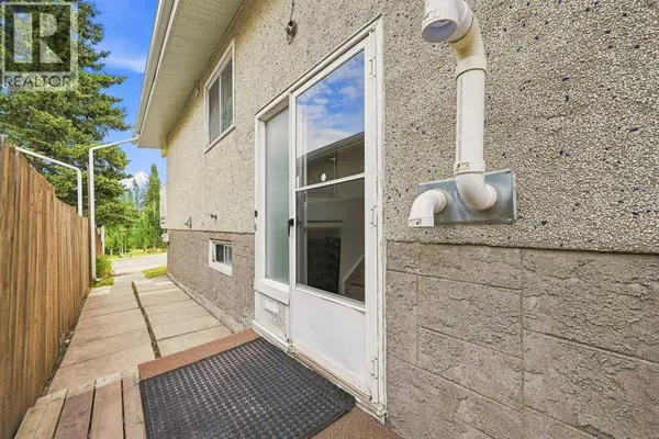 6303 4 Street NW, Calgary, AB T2K1B7