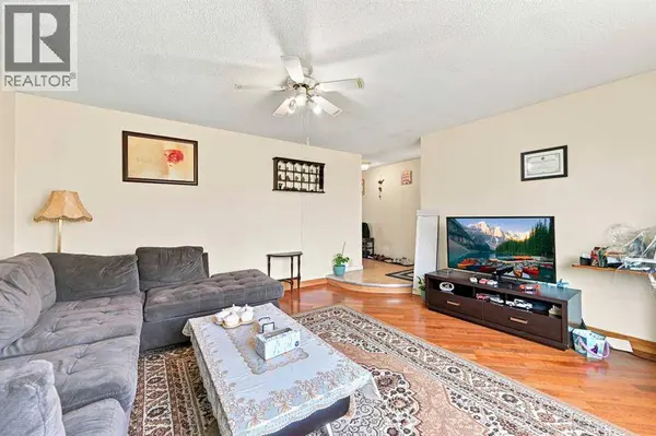 619 Whiteridge Road NE, Calgary, AB T1Y2Y7