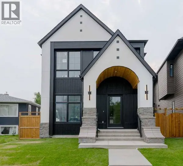2207 Victoria Crescent NW