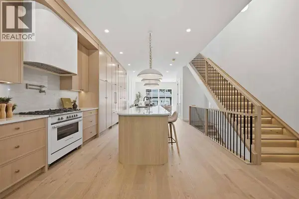 409 28 Avenue NW, Calgary, AB T2M2K7
