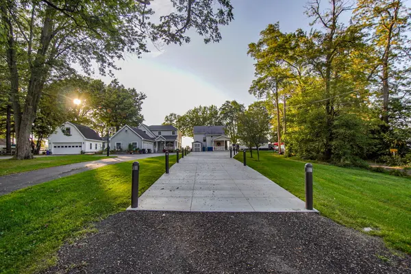 9608 Lake Shore Rd, Angola, NY 14006-9192