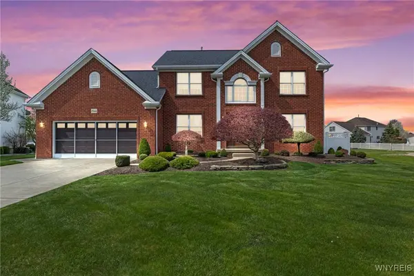 11 Apple Blossom BLVD, Lancaster, NY 14086