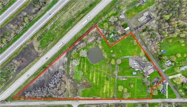 2572 Lakeview RD, Lake View, NY 14085