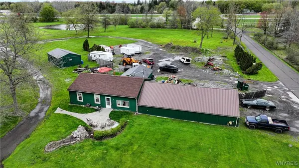 2572 Lakeview RD, Lake View, NY 14085