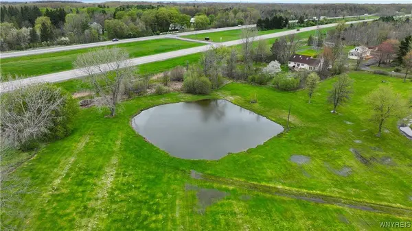 2572 Lakeview RD, Lake View, NY 14085