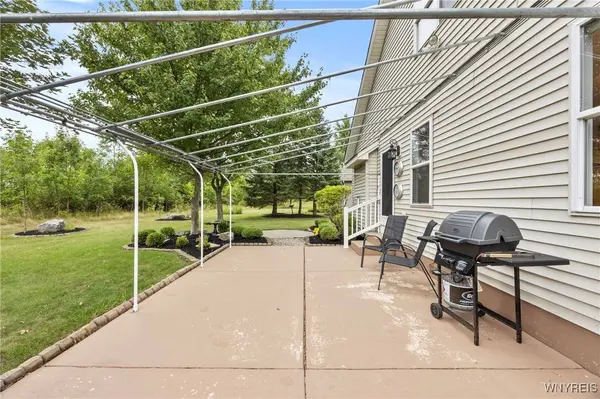 148 Parwood TRL, Depew, NY 14043