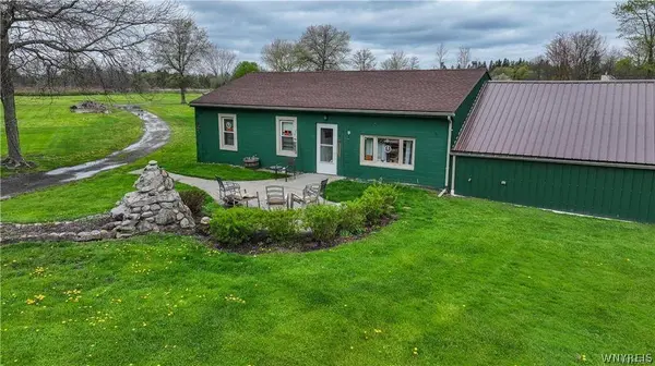2572 Lakeview RD, Lake View, NY 14085