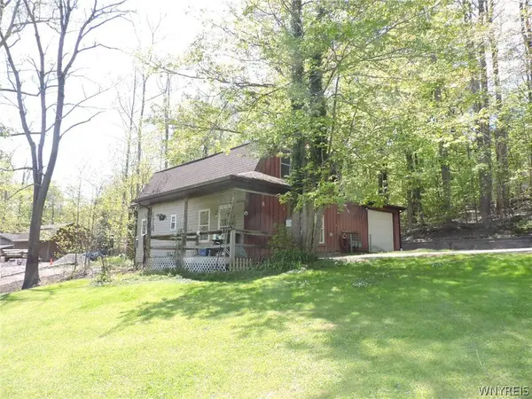 111 Behm RD, West Falls, NY 14170
