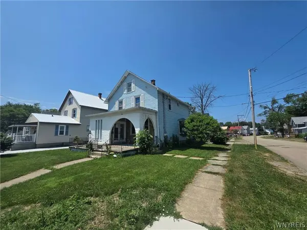 326 Central AVE, Silver Creek, NY 14136