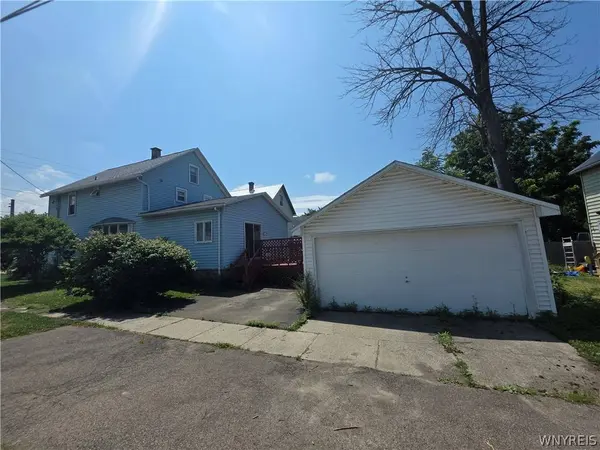 326 Central AVE, Silver Creek, NY 14136