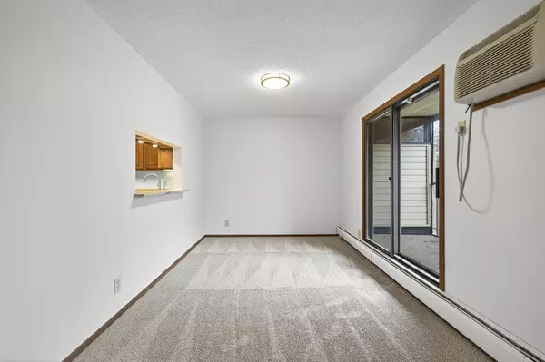 10441 Greenbrier RD ##222, Minnetonka, MN 55305