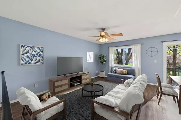 3622 Garden BLVD N, Oakdale, MN 55128