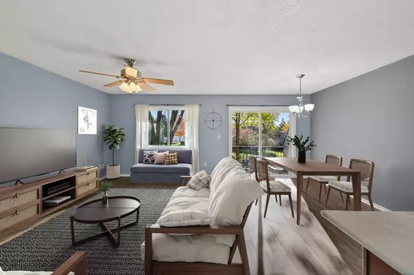 3622 Garden BLVD N, Oakdale, MN 55128