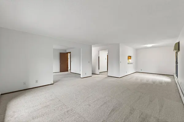 10441 Greenbrier RD #222, Hopkins, MN 55305