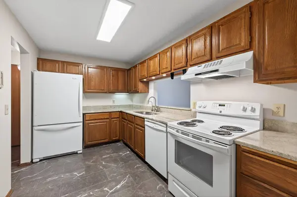 10441 Greenbrier RD #222, Hopkins, MN 55305