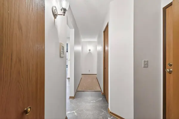 10441 Greenbrier RD #222, Hopkins, MN 55305