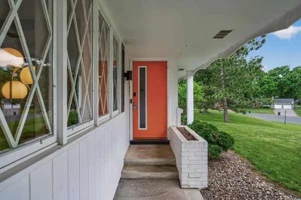 5249 W 92nd ST, Minneapolis, MN 55437