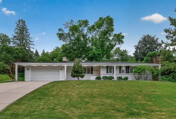 5249 W 92nd ST, Minneapolis, MN 55437