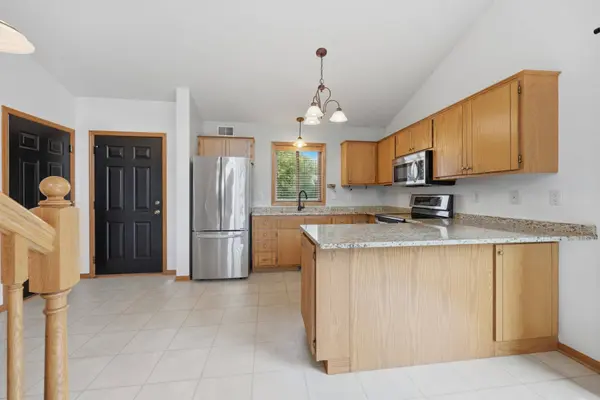 6342 Cape West CT, Saint Cloud, MN 56303