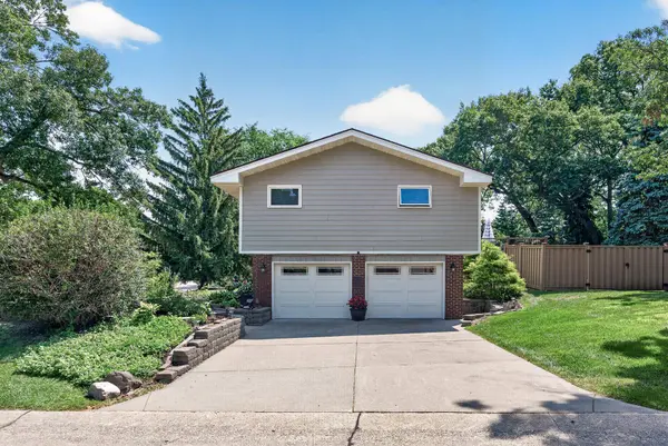 2200 Chalet DR NE, Minneapolis, MN 55421