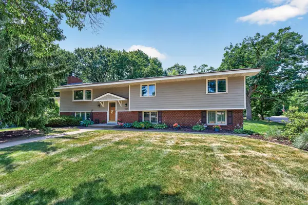 2200 Chalet DR NE, Minneapolis, MN 55421