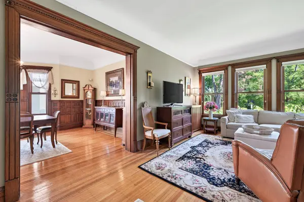 1100 Douglas AVE, Minneapolis, MN 55403