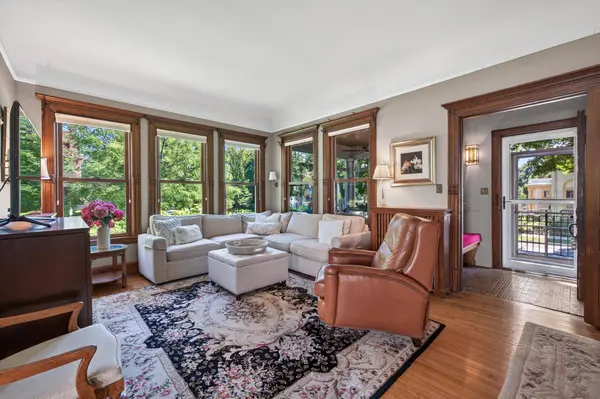 1100 Douglas AVE, Minneapolis, MN 55403