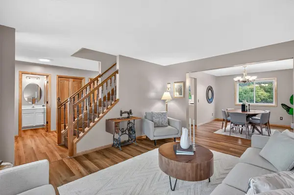 17071 Georgetown CT, Rosemount, MN 55068