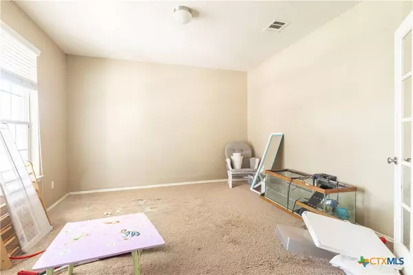 6213 Suellen LN, Killeen, TX 76542