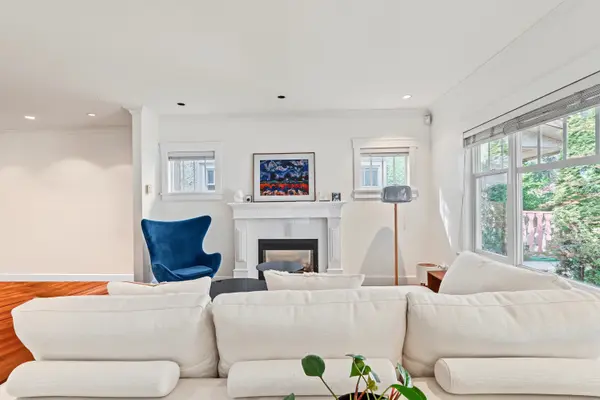 462 W 19th Ave, Vancouver, BC V5Y 2B9