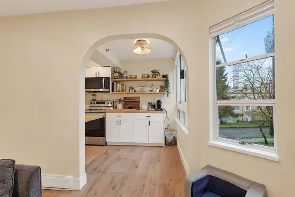 1280 Nicola ST #202, Vancouver, BC V6G 2E9