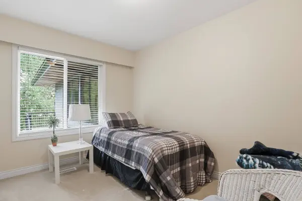 2030 Jordan DR, Burnaby, BC V5B 4E8