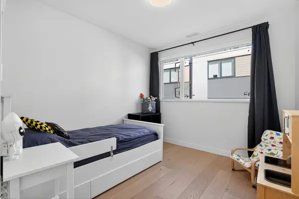 650 E 2nd ST #225, North Vancouver, BC V7L 1G8