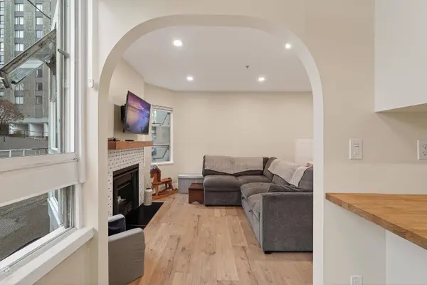 1280 Nicola ST #202, Vancouver, BC V6G 2E9