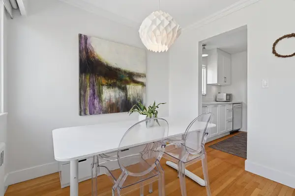2255 W 40th AVE #8, Vancouver, BC V6M 1W7