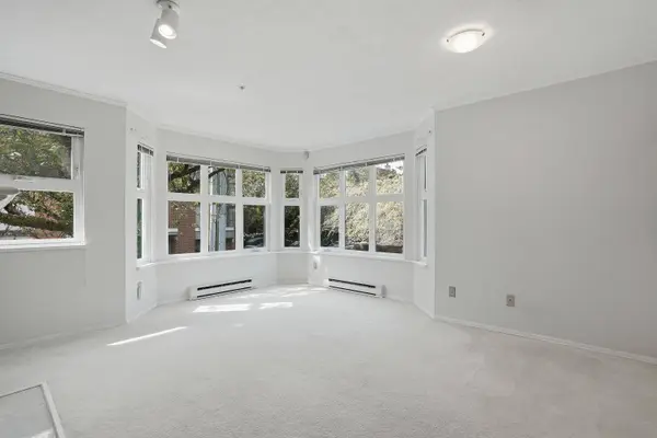 737 W 7th AVE, Vancouver, BC V5Z 1B9