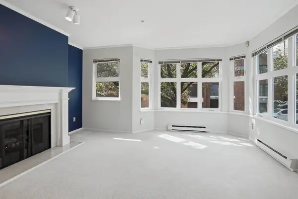 737 W 7th AVE, Vancouver, BC V5Z 1B9